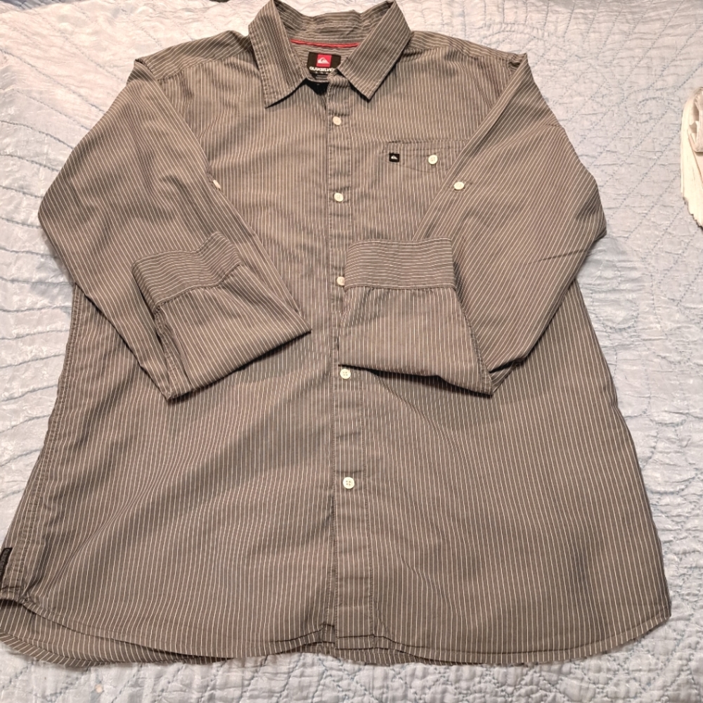Quicksilver long sleeve button down shirt XL